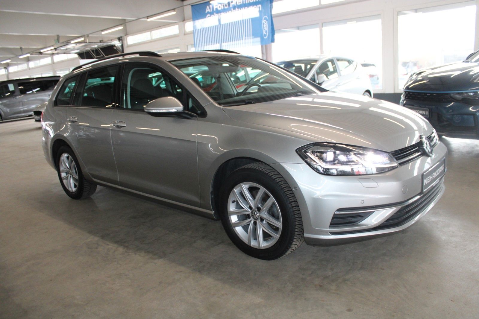Fahrzeugabbildung Volkswagen Golf 2.0 TDI BMT DSG Comfortline LED STDHZ uvm.
