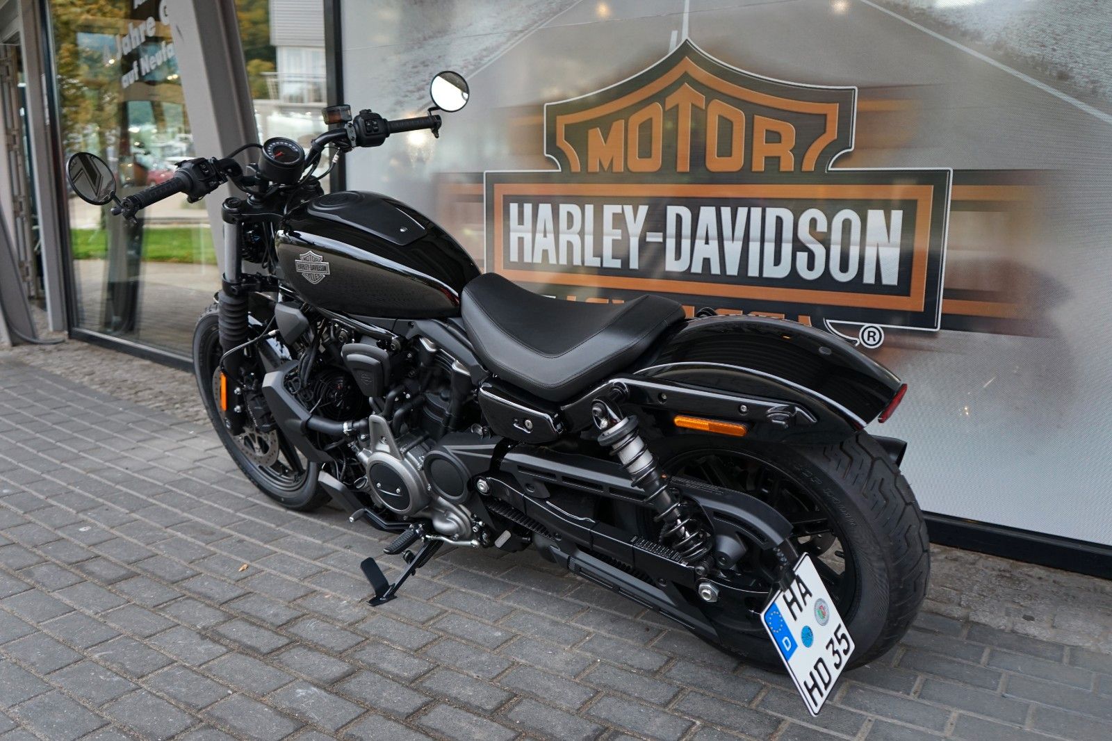 Fahrzeugabbildung Harley-Davidson Sportster Nightster 975 mit Umbauten