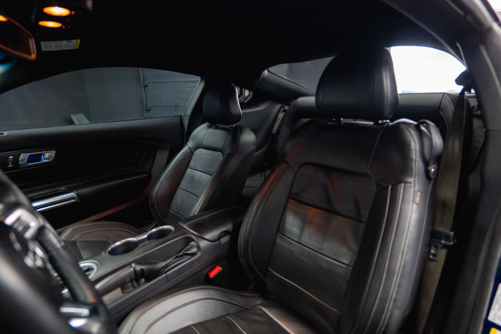 Fahrzeugabbildung Ford Mustang Shelby GT 500 Coupe Performance PREMIUM
