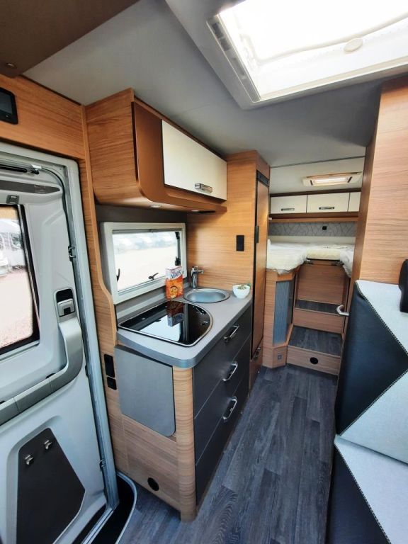 Fahrzeugabbildung Weinsberg CaraCompact 640 MEG EDITION [PEPPER] Verfüg./Spa
