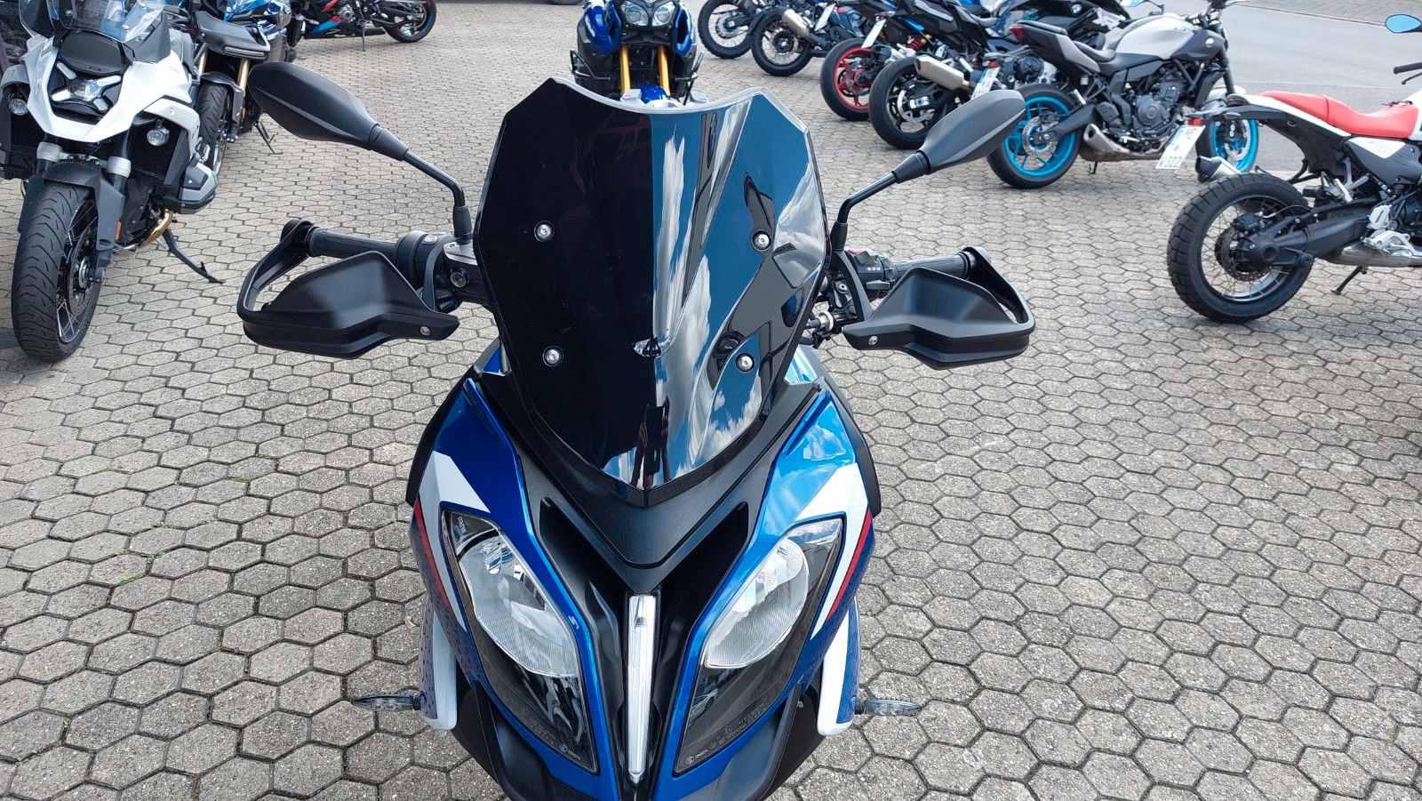 Fahrzeugabbildung BMW S 1000 XR  HP Neuzustand  Zubehör