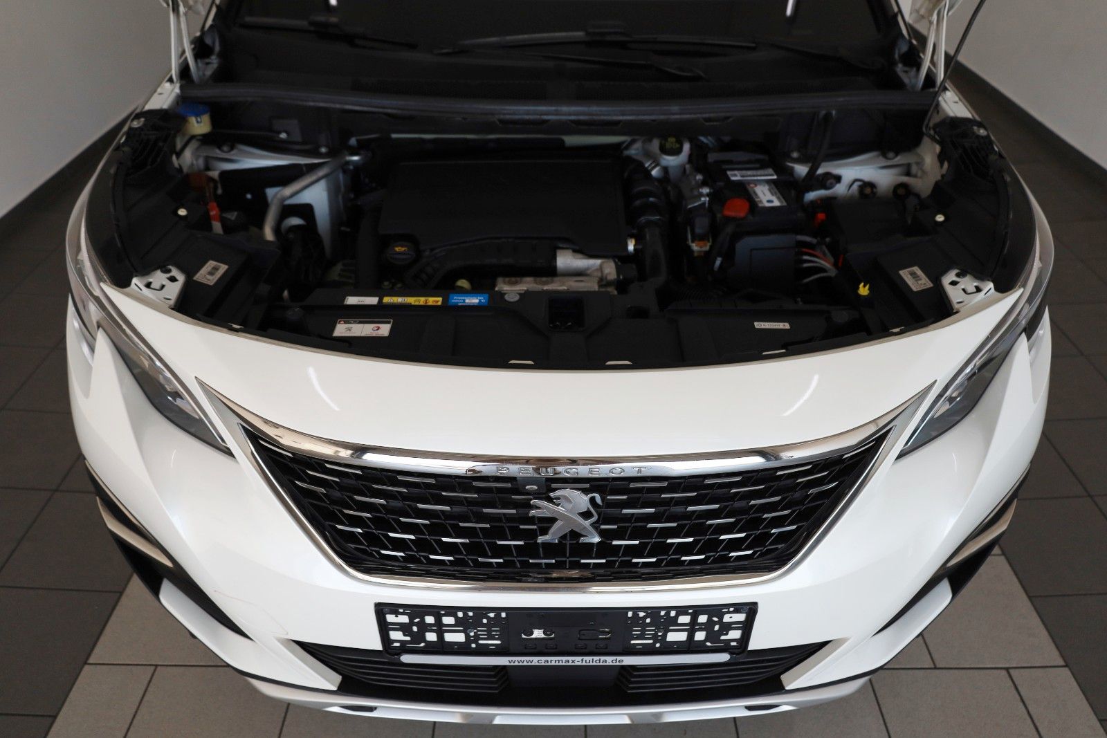 Fahrzeugabbildung Peugeot 5008 Allure 7 Si.,T.Leder,Navi,LED,SH,PDC,Kamera