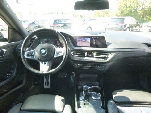 Fahrzeugabbildung BMW 220 i Gran Coupé >M-Sport/AUT/Allrad/AHK/Navi<