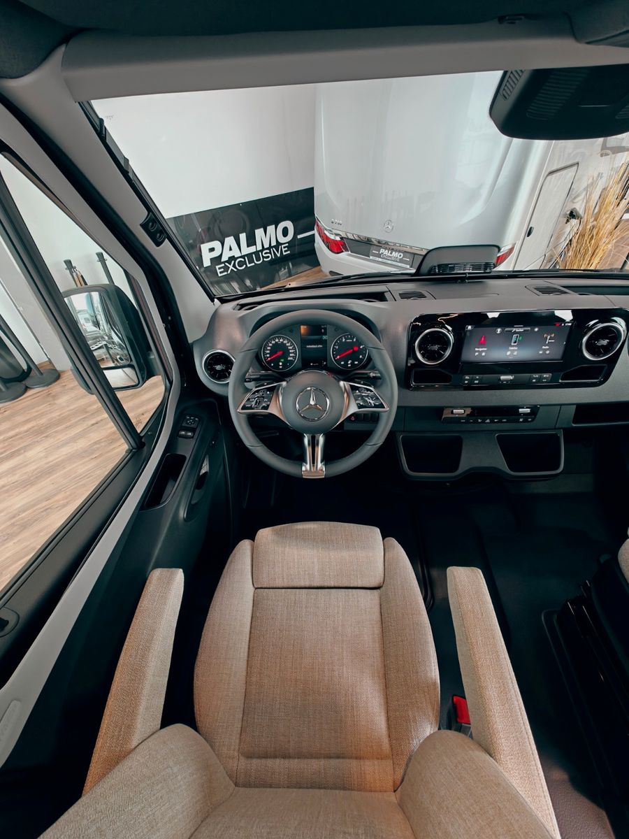 Fahrzeugabbildung HYMER / ERIBA / HYMERCAR GRAND CANYON S 4x4 MB 600 2025 - SCHLAFDACH