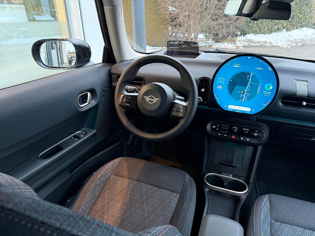 MINI Cooper C ESSENTIAL/ PAKET S/ LED/ EXPERIENCE MOD MINI Cooper C ESSENTIAL/ PAKET S/ LED/ EXPERIENCE MOD