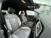 VW T-Roc 1.5 TSI DSG R-Line SHZ NAV AHK KAM 5JGAR bei Autohaus Landmann & Maier OHG