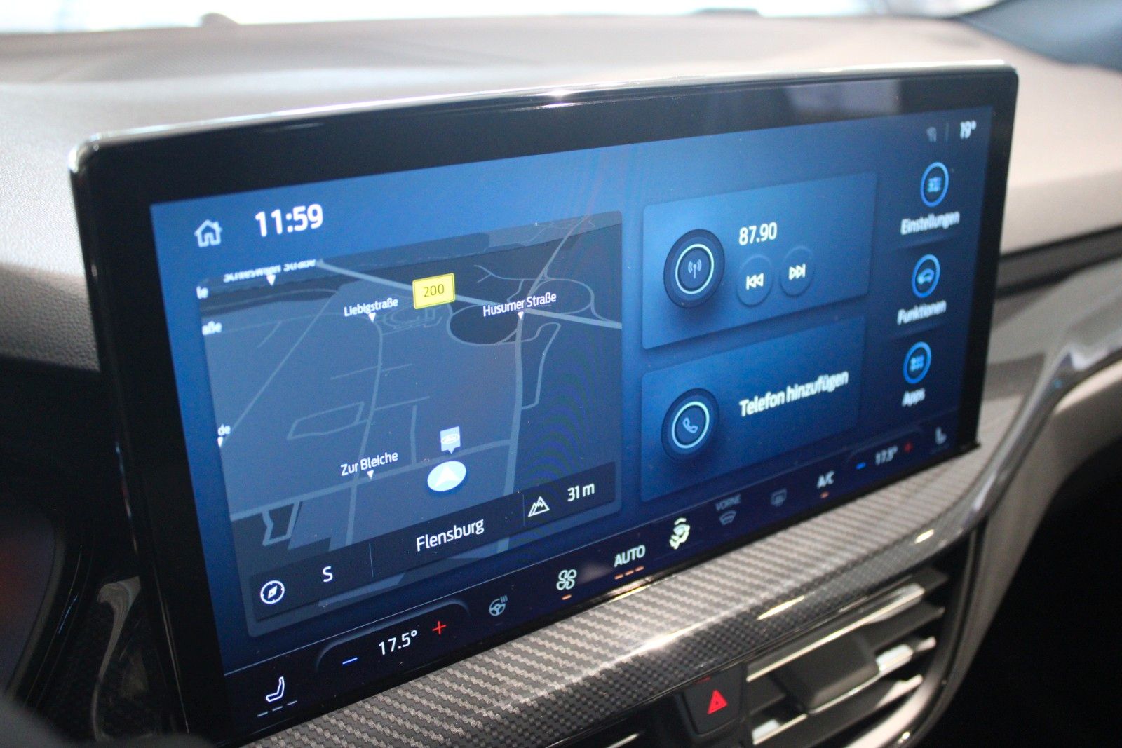 Fahrzeugabbildung Ford Focus ST-Line X Automatik PANODACH + 18 ZOLL