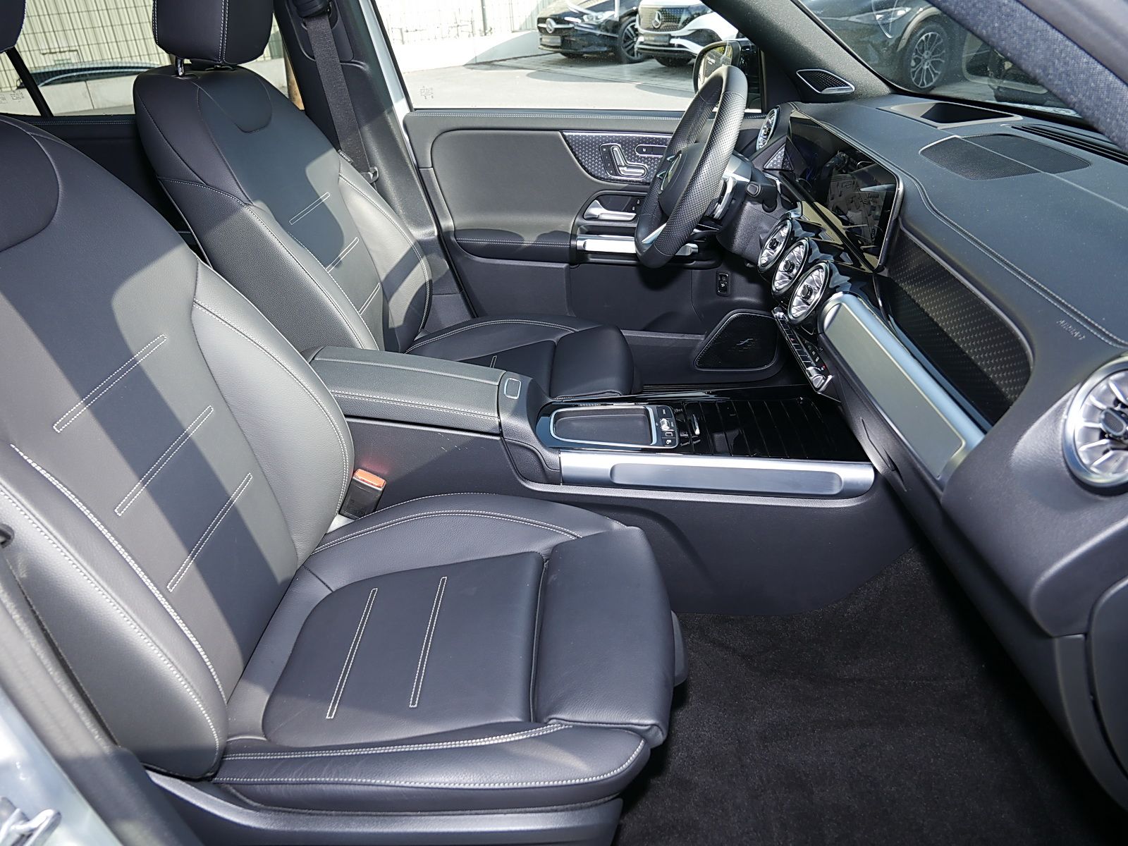 Mercedes-Benz EQB 300 4MATIC AMG Night Burmester AHK Leder 360 foto 4