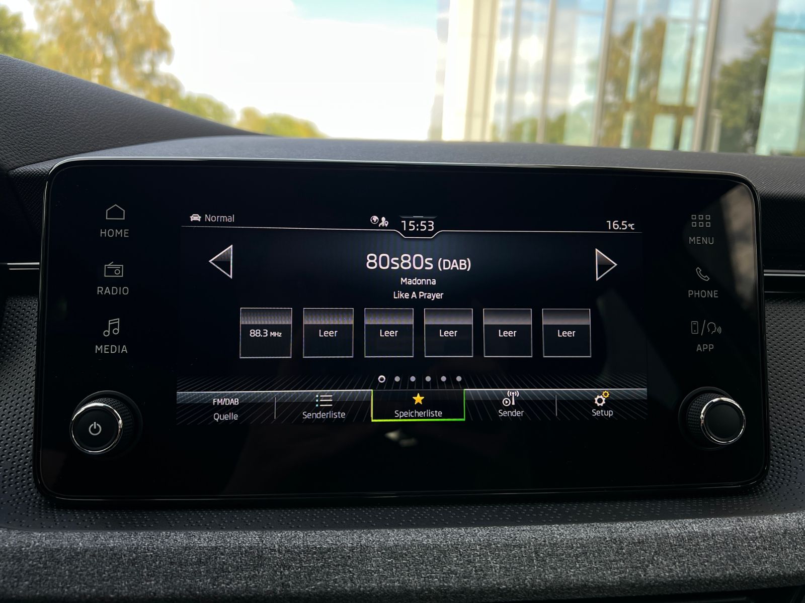 Fahrzeugabbildung SKODA Scala Selection 1.0 TSI DSG *AHK, LED, ACC, Kame