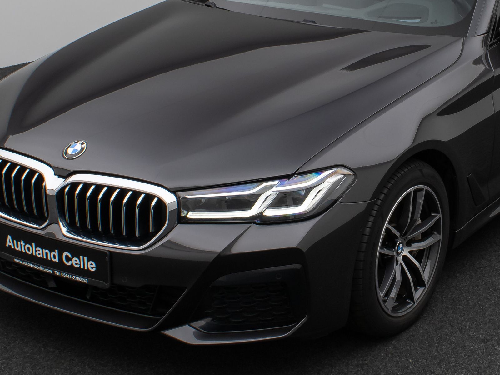 Fahrzeugabbildung BMW 530d xD M Sport Laser Kamera HUD DAB H/K Komfort