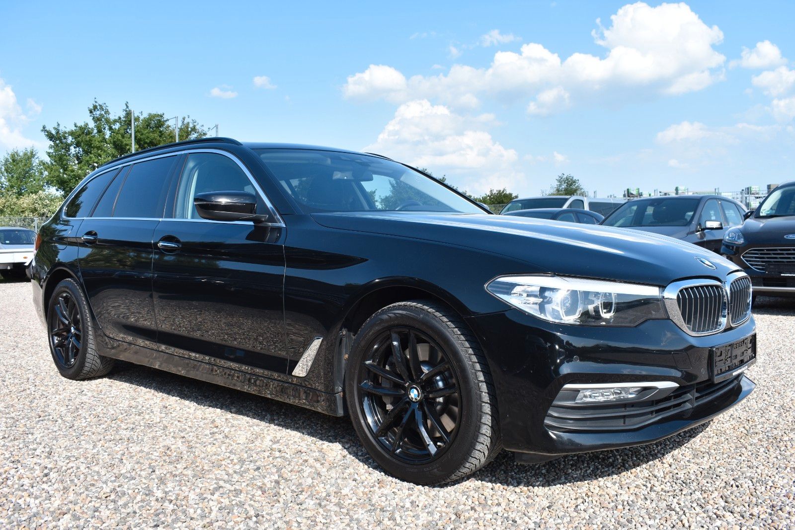 Fahrzeugabbildung BMW 530i Touring xDrive AHK Panorama LED Kamera