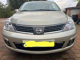 Nissan Tiida 1.6 acenta acenta - silberne Nissan Tiida