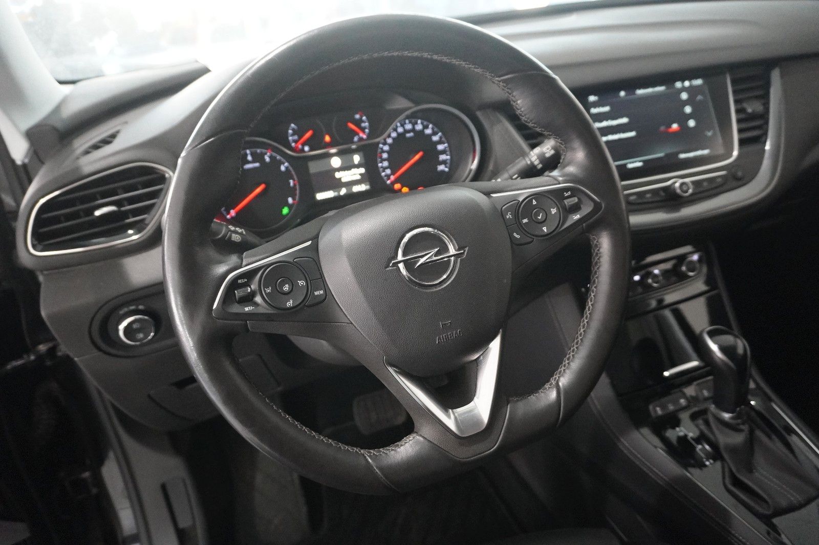 Fahrzeugabbildung Opel Grandland (X) 1.5D ULTIMATE NAVI/LED/360°/SH/AHK