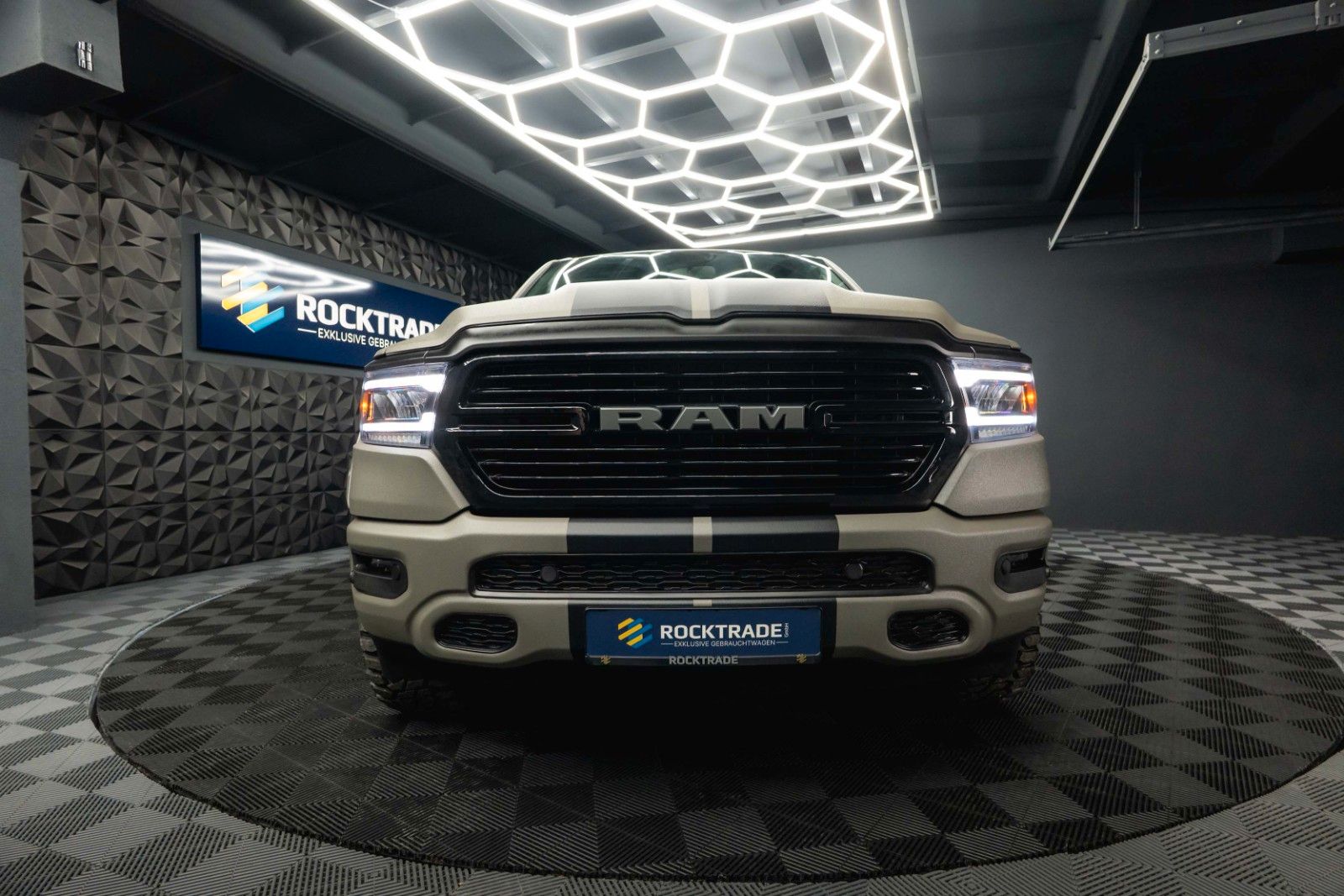 Fahrzeugabbildung Dodge RAM 5.7 V8 HEMI 4x4 OFFROAD RAPTOR Style 19% VAT