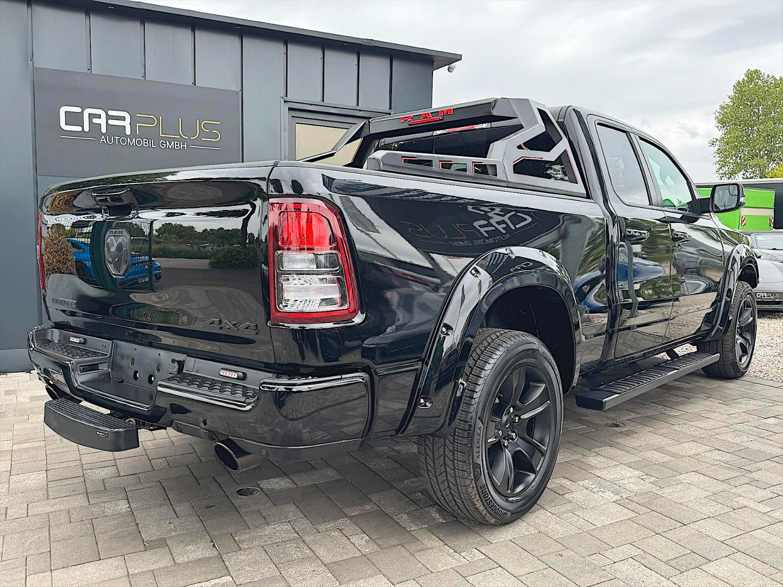 Fahrzeugabbildung Dodge RAM 5.7 V8 HEMI SPORT NIGHT Offroad 4x4 LED