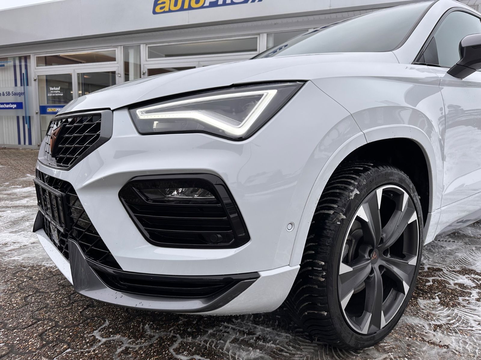 Fahrzeugabbildung CUPRA Ateca 1.5 TSI DSG ACC/Navi/SHZG/eHeck/LED/Travel
