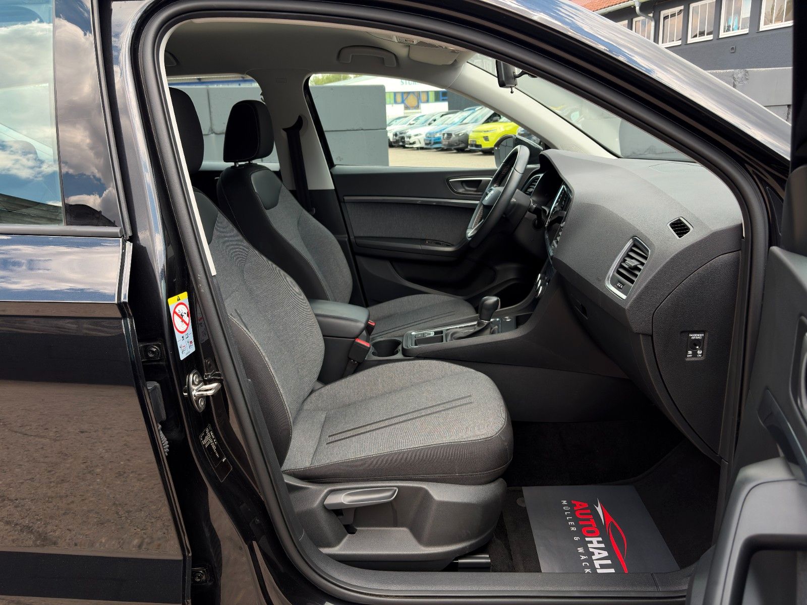 Fahrzeugabbildung SEAT Ateca Style 1,5 TSI DSG Tempomat LHZ SHZ CAM NAV