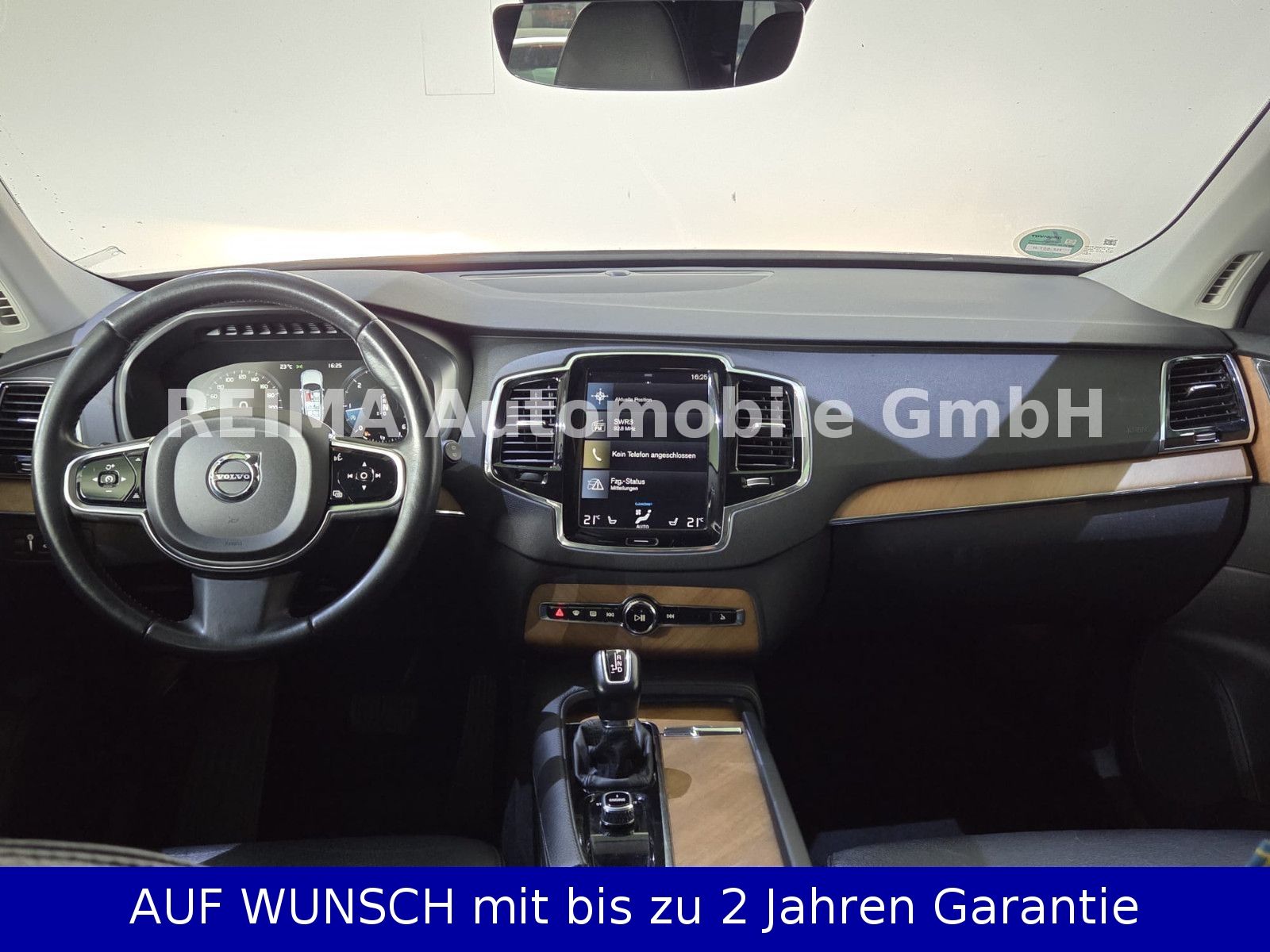Fahrzeugabbildung Volvo XC 90 2,0 D Momentum AWD, 7 Sitzer, ACC