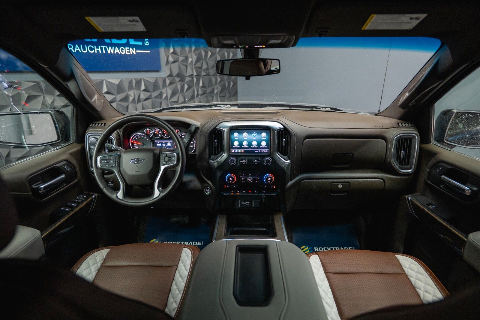 Fahrzeugabbildung Chevrolet Silverado 5.3L V8 4x4 RST Limited ZZ1 NightPaket