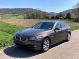 BMW 523 Baureihe 5 Lim. 523 i EDC BMW Scheckheft - BMW 523 aus 2011: 523i