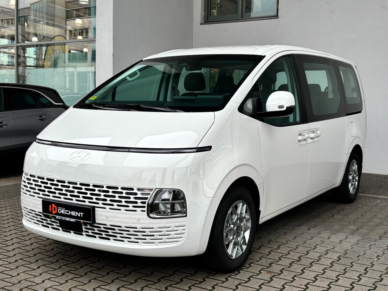 Fahrzeugabbildung Hyundai Staria HEV Trend 225PS Park-/Shuttle-Parket !