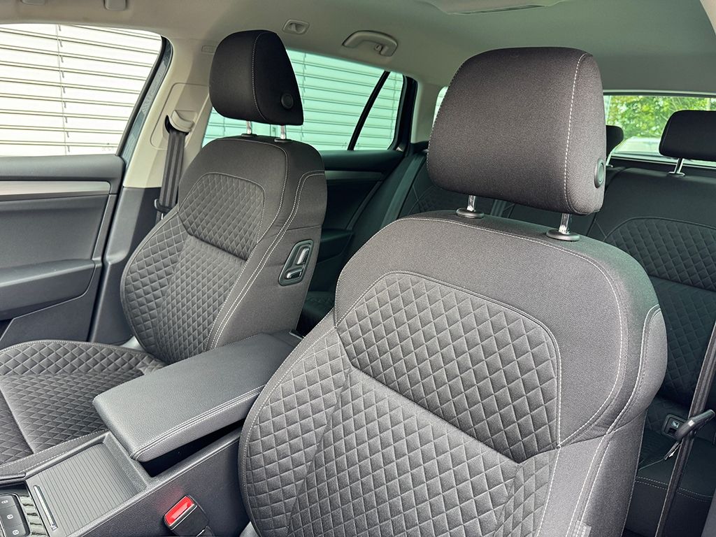 Superb Combi 2.0 TDI Style *NAVI*ACC*KAMERA*
