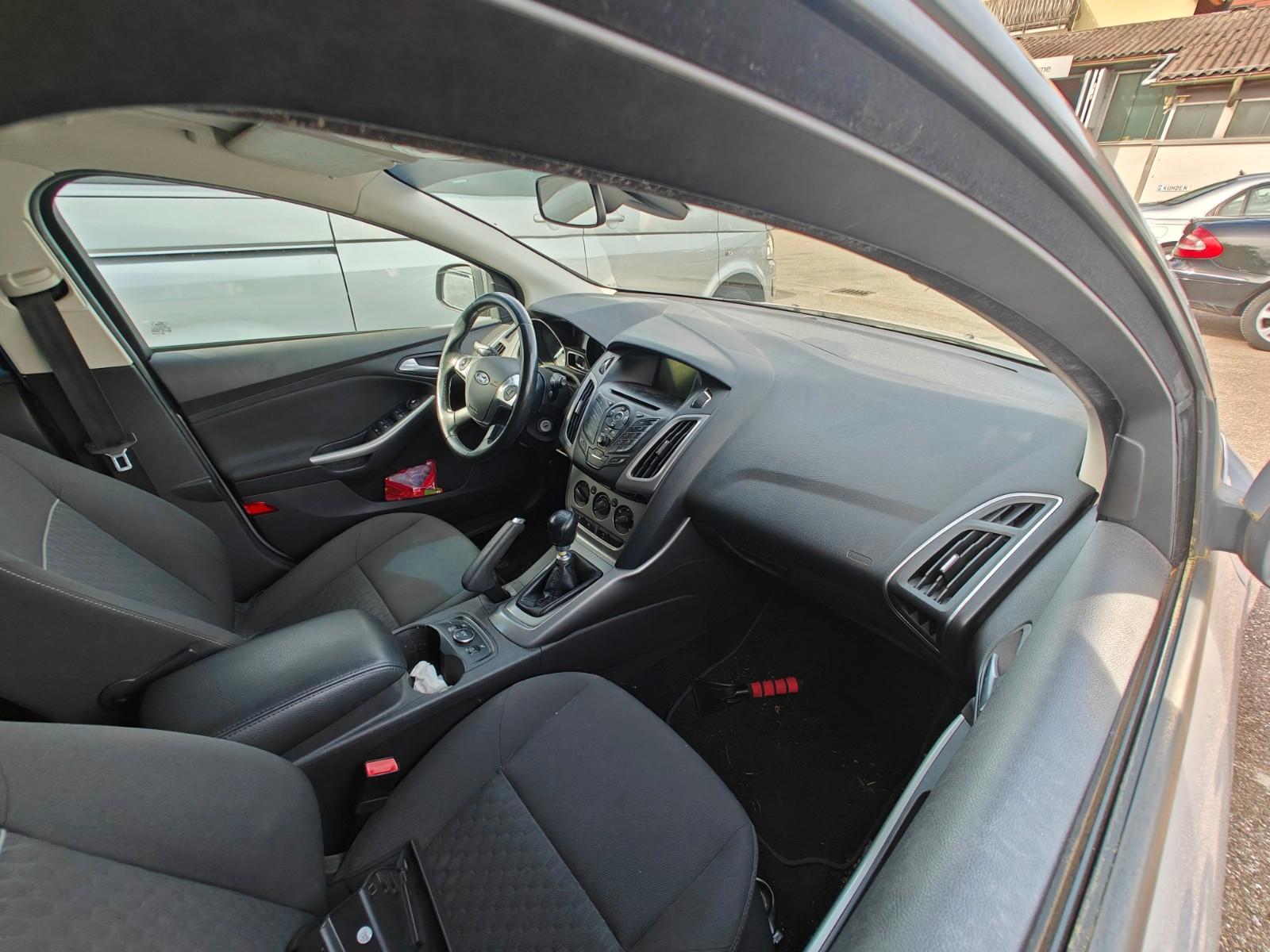 Ford Focus 2013 — photo 7