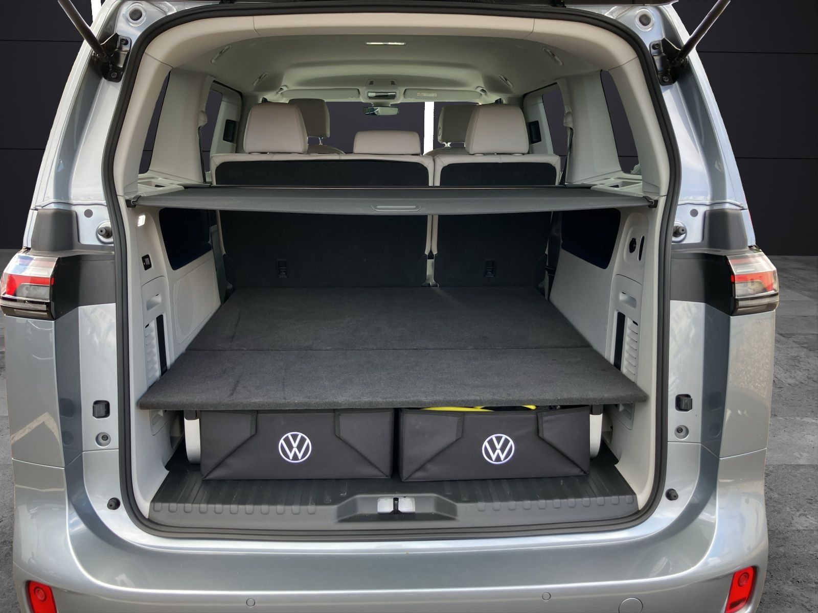 Fahrzeugabbildung Volkswagen ID.Buzz Pro Matrix AHK Navi ACC