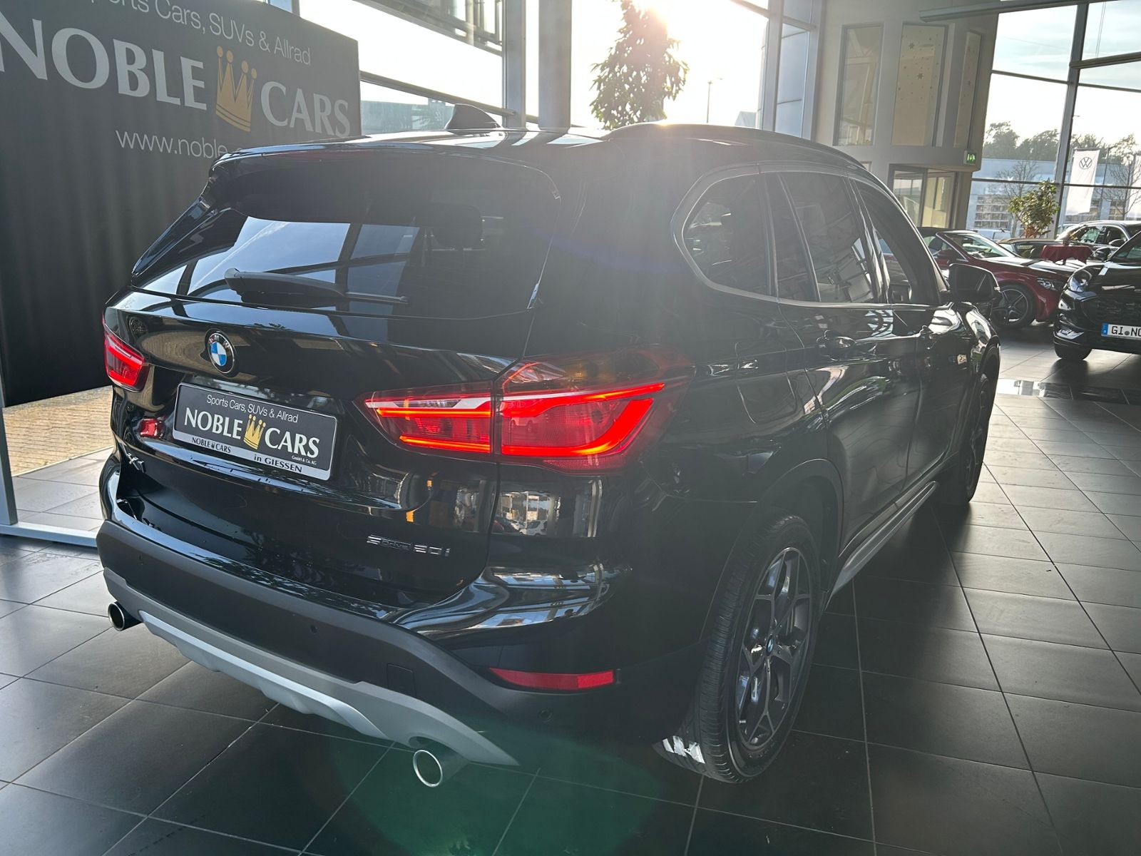 Fahrzeugabbildung BMW X1 sDrive 20 i xLine PANO AHK LED NAVI