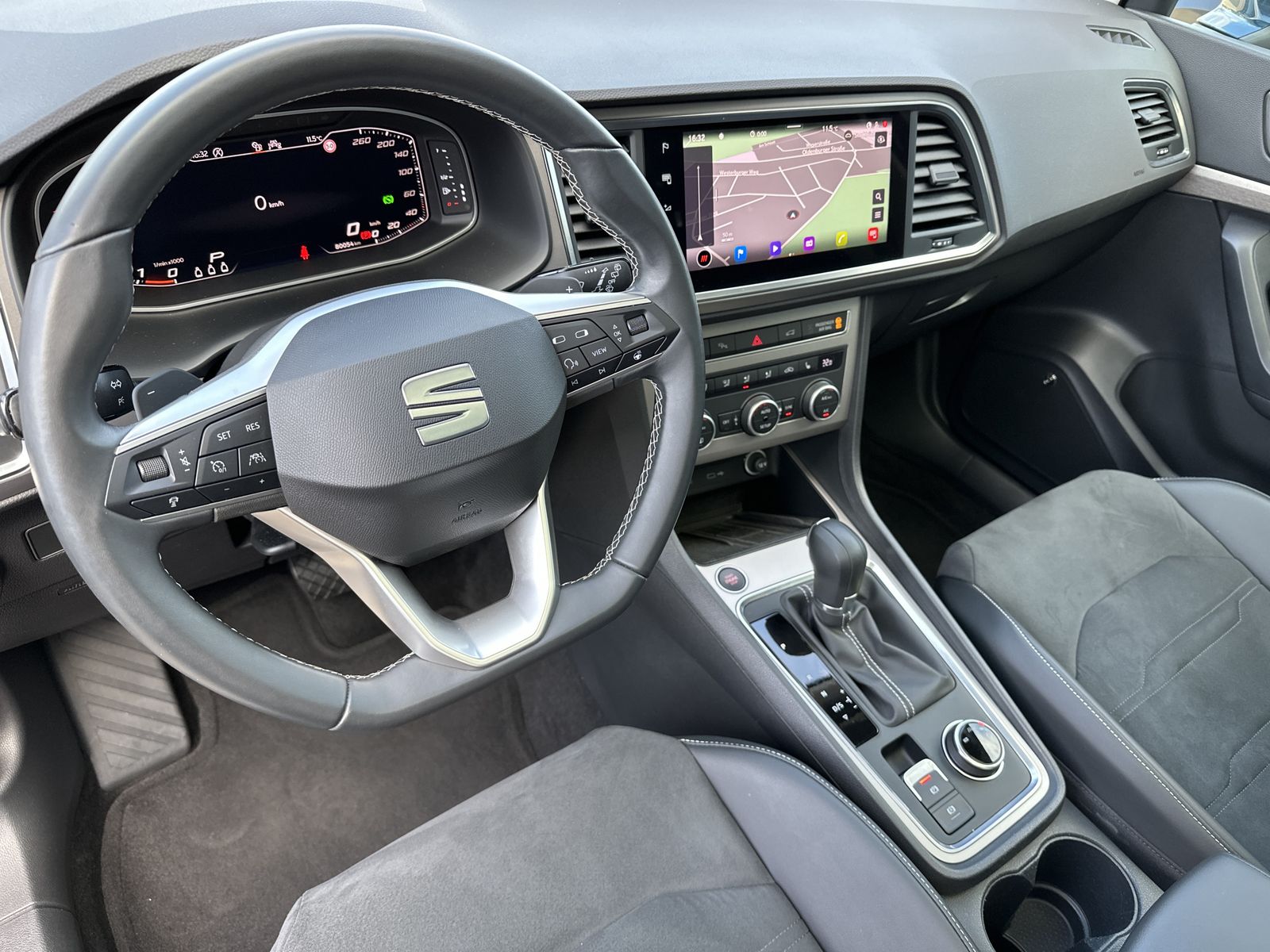 Fahrzeugabbildung SEAT Ateca 2.0 TDI DSG Xp NAV+LED+AHK+PANO+360°+ACC