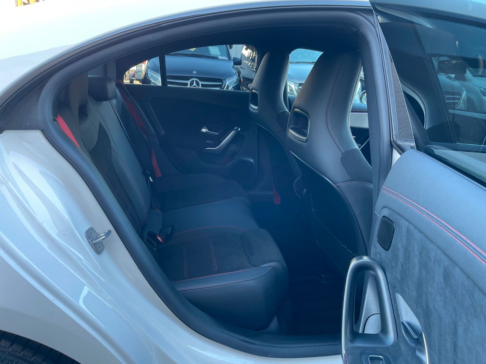 Fahrzeugabbildung Mercedes-Benz CLA 35 AMG Aero+TotW+R-Kamera+Ambiente