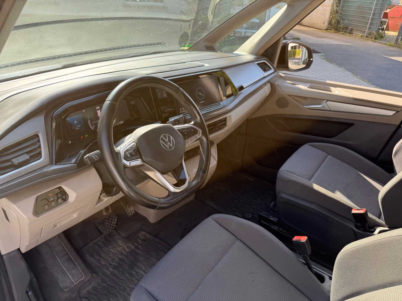 Volkswagen T7 Multivan 2.0 TDI MwSt DSG 6 Sitze AHK ACC LED, миниатюра 21