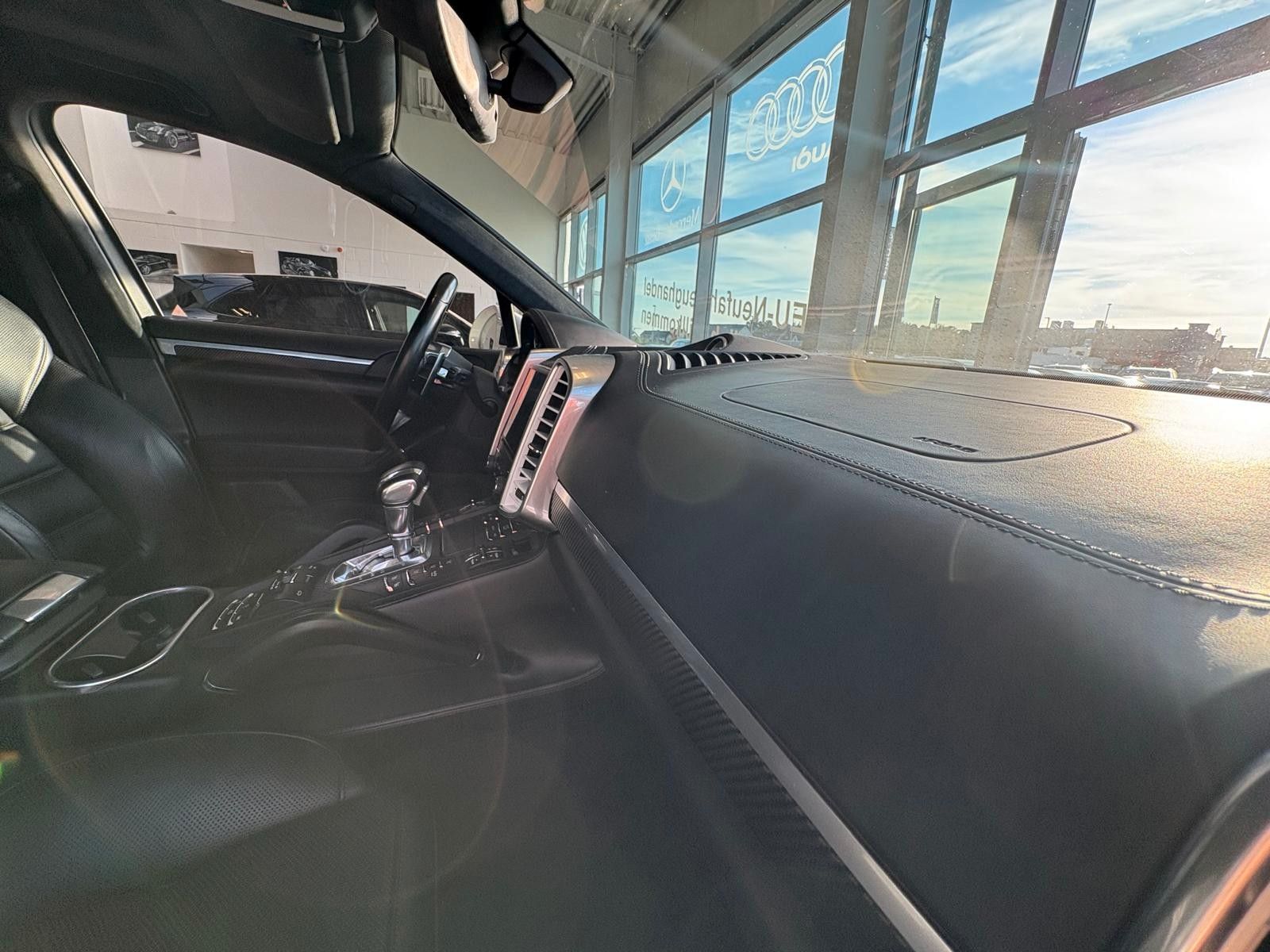 Fahrzeugabbildung Porsche Cayenne Turbo/PCCB/Panodach/Burmester/Voll!