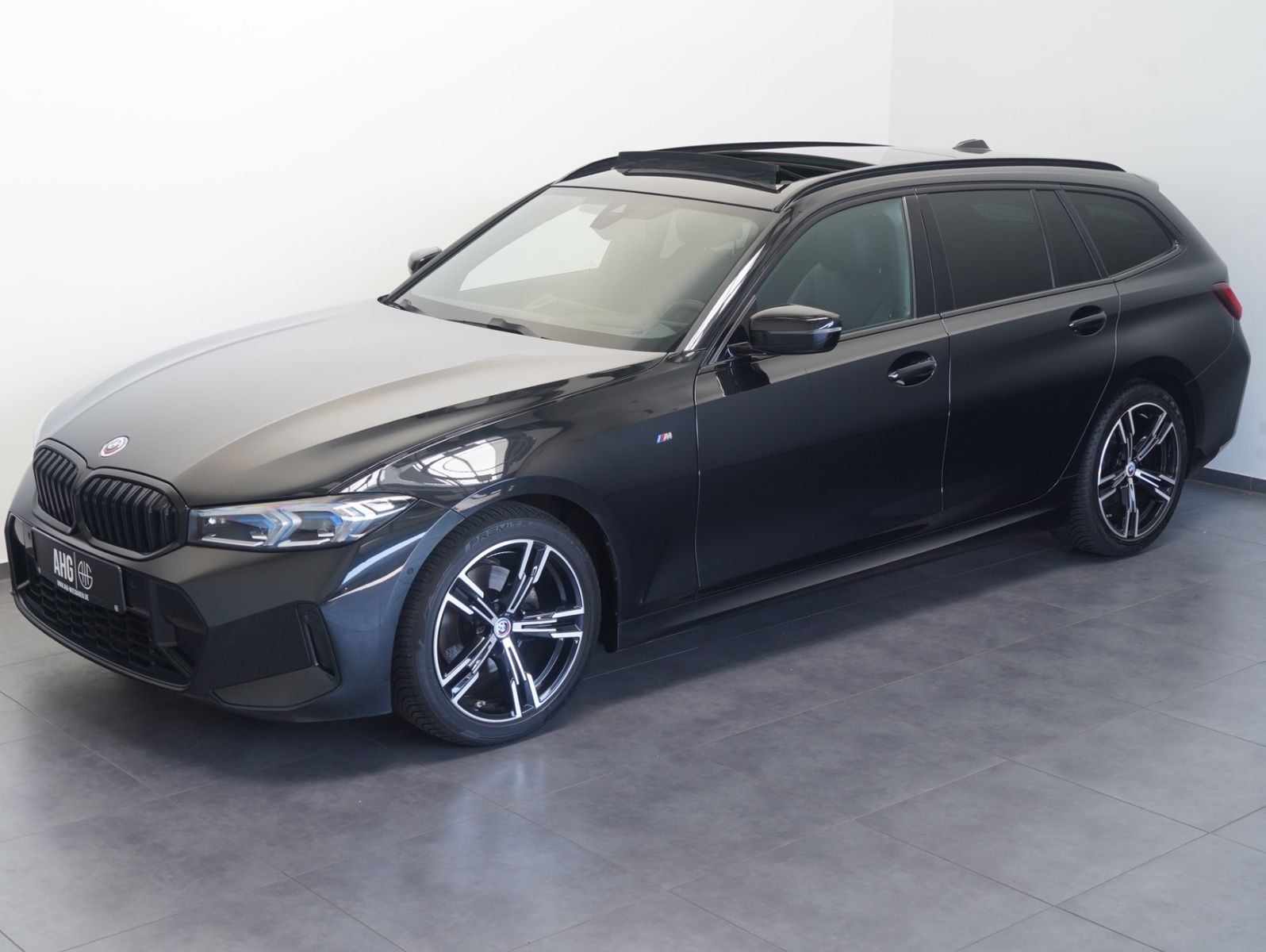 Fahrzeugabbildung BMW 320 i Touring M Sport SHADOW/WIDE/HEADUP/PANO