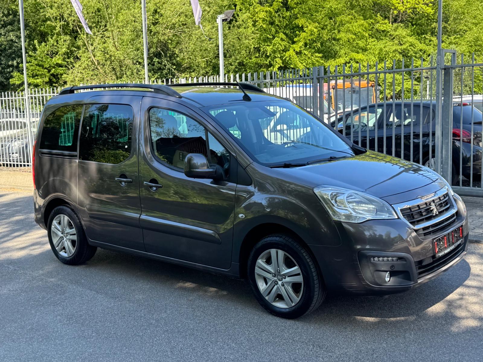 Peugeot Partner Tepee Allure 1HD/PEUGEOT SCHECKHEFT/NAVI