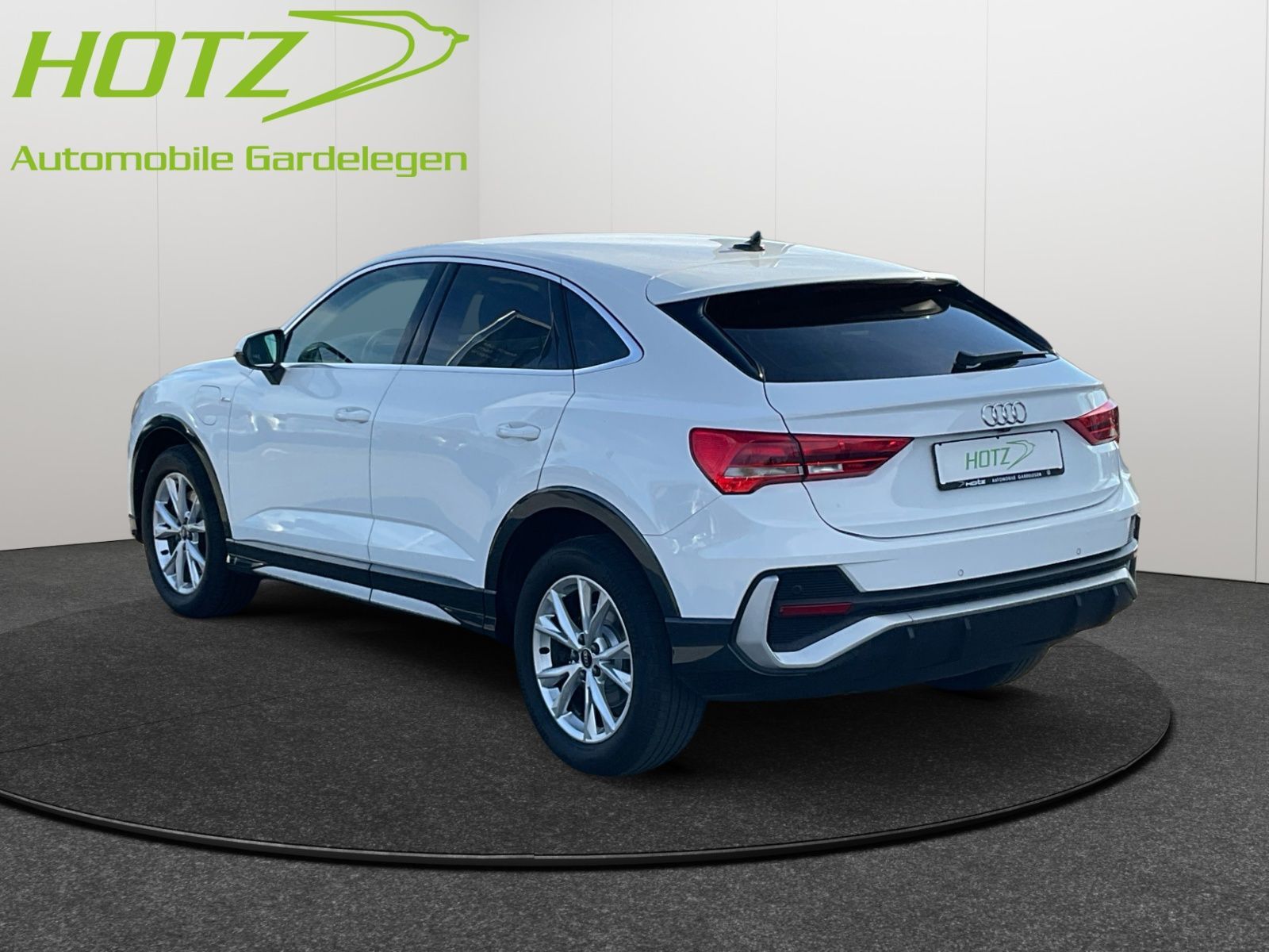 Audi Q3 Sportback 45 TFSI e S-tronic Rückkam Multilen foto 4
