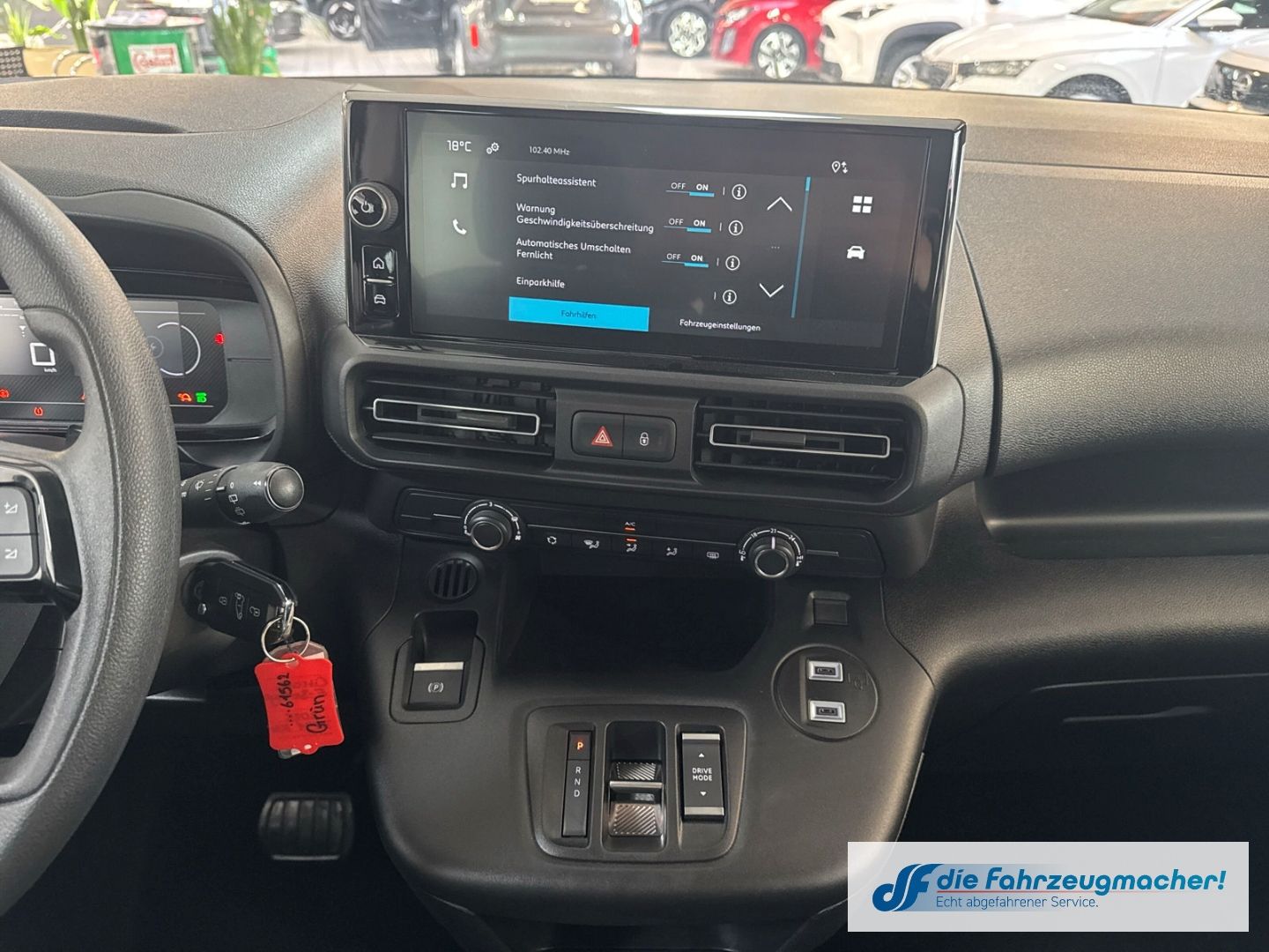 Fahrzeugabbildung Citroën Berlingo Plus Elektro Kombi M LED CarPlay Androi