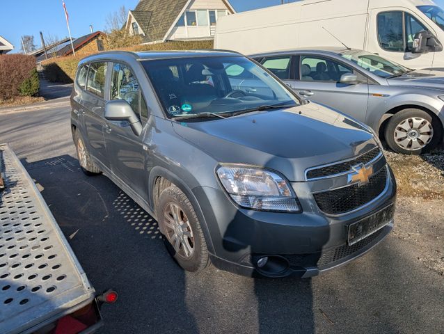 Chevrolet Orlando 1.8 LT MT