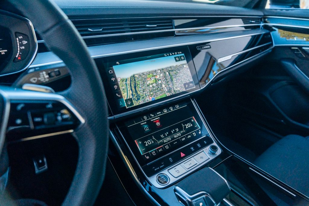 AUDI A8 50TDI LANG/ STANDHZG./ 21"/ S-LINE/ FOND TV AUDI A8 50TDI LANG/ STANDHZG./ 21"/ S-LINE/ FOND TV
