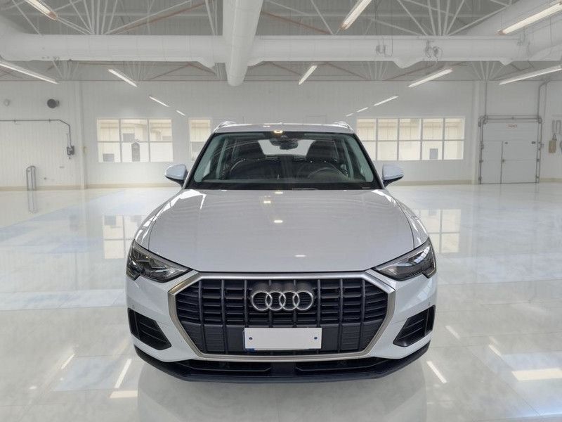 Audi AUDI Q3 45 TFSI E S TRONIC BUSINESS SUV imagem 2