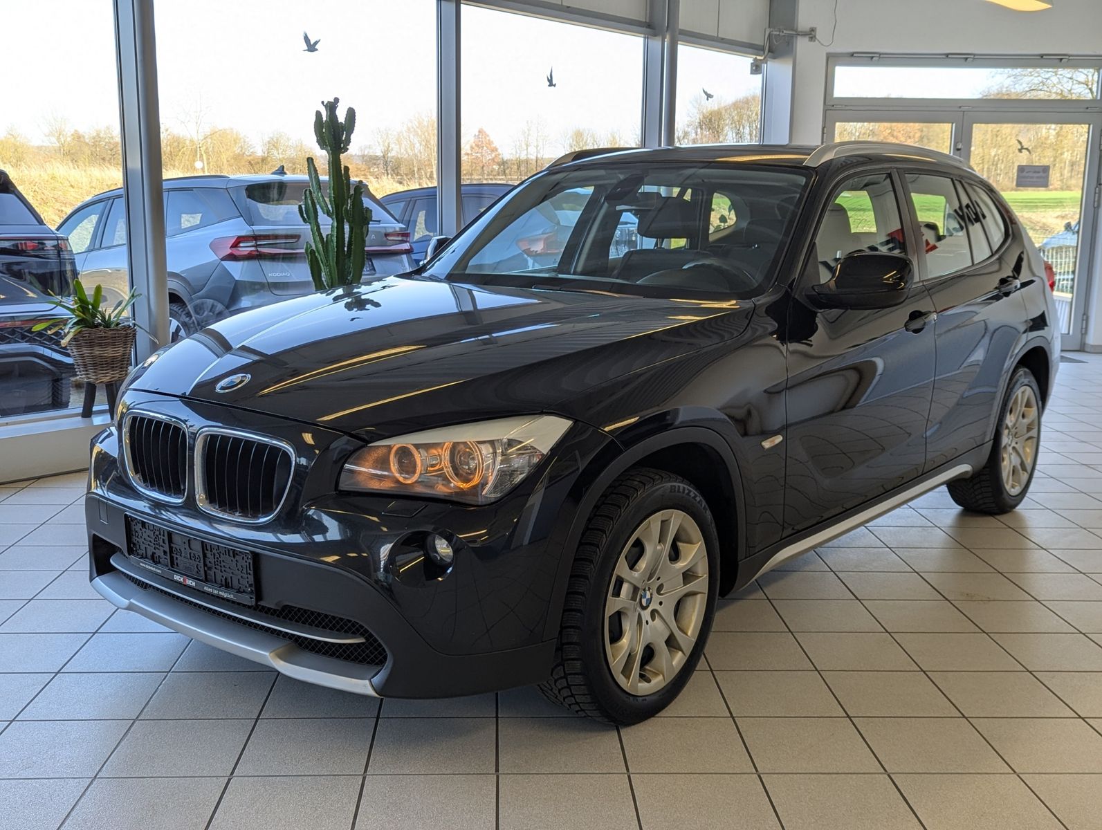 BMW X1 18 d x-Line Bi-Xenon Klimaautomatik Metallic - Image 3