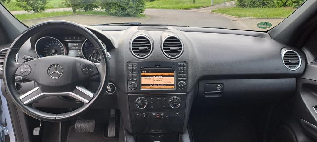 Mercedes-Benz ML 300