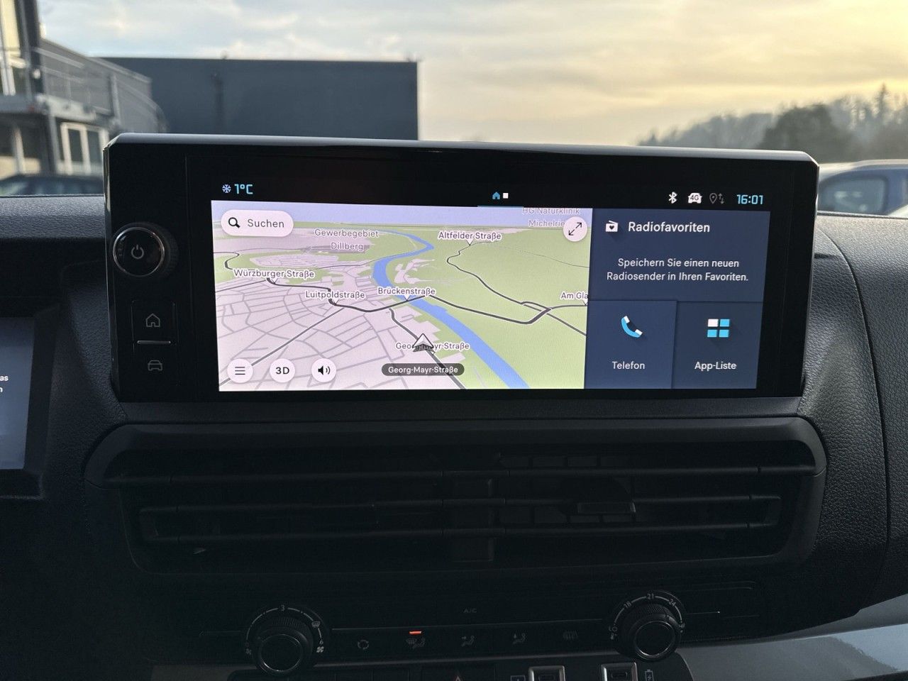 Fahrzeugabbildung Citroën Jumpy Kastenwagen M Diesel 150 Manuell - mit KI generiert/bearbeitet