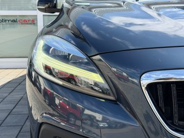 Volvo V40 Cross Country - 4