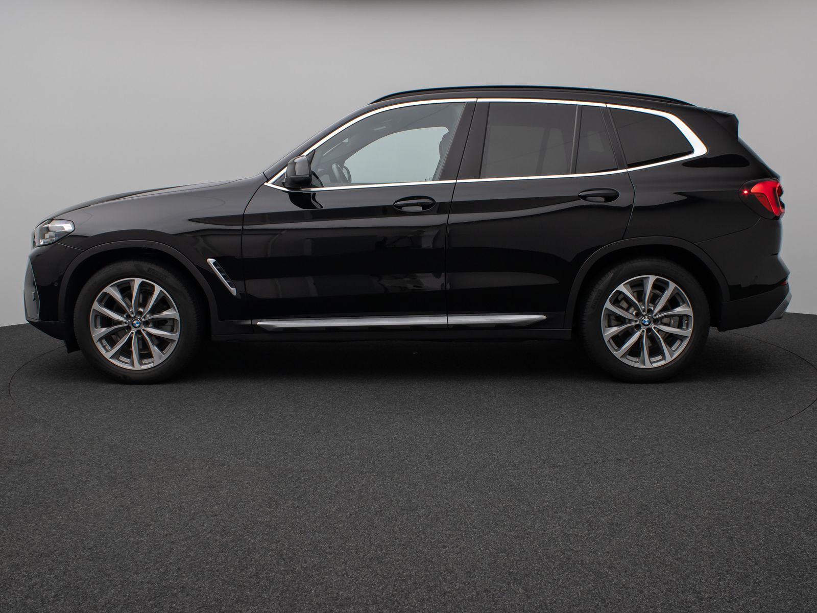 Fahrzeugabbildung BMW X3 xD20d Kamera DAB H/K M Sportfahrwerk 19Zoll