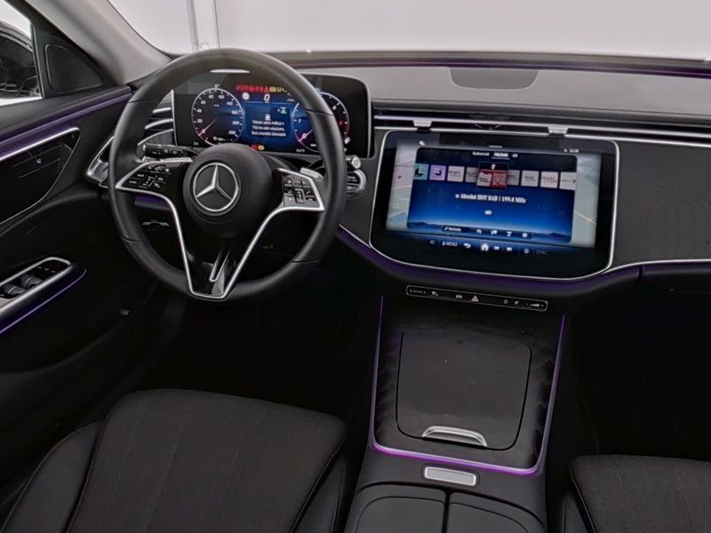 Fahrzeugabbildung Mercedes-Benz E 220 T d Avantgarde*AHK*Pano*Distro*Totwink*LED
