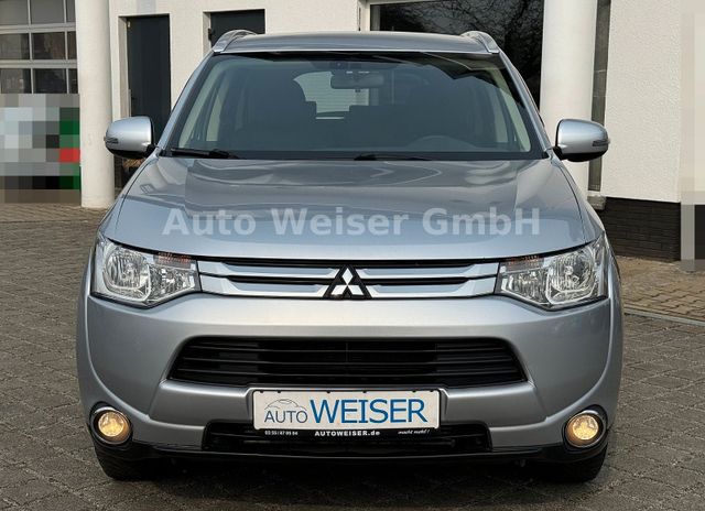 Mitsubishi Outlander Plus 2WD 7-Sitzer