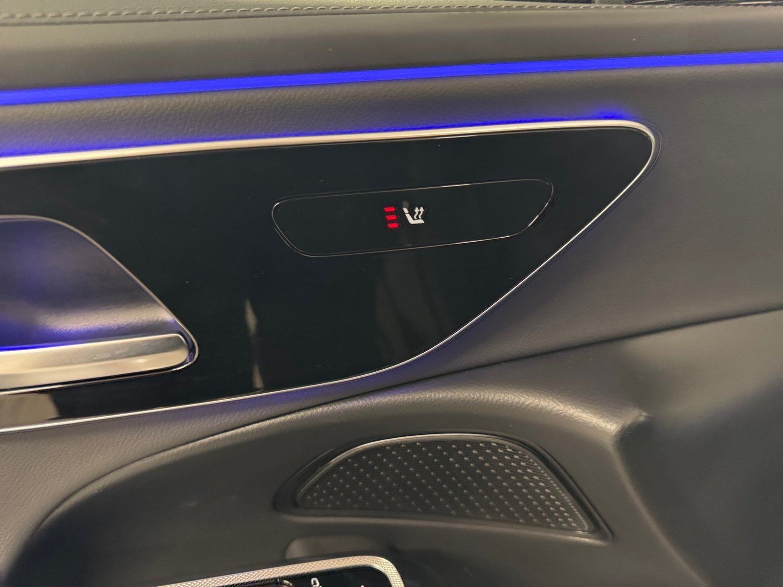 Fahrzeugabbildung Mercedes-Benz E 220 T d 4M AMG*AHK*Distro*Totwink*Night*LED*