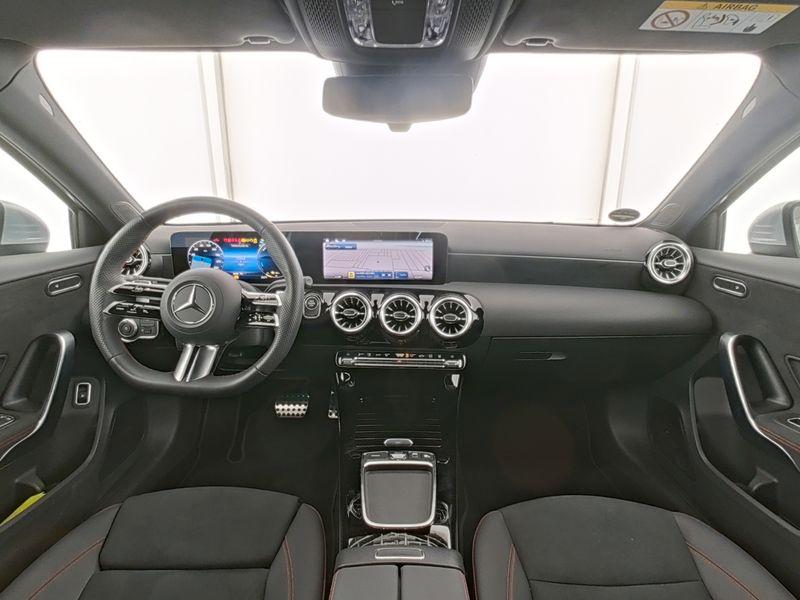 Mercedes-Benz A 250 e AMG*Premium*LED*Distronic*Kamera*DAB*