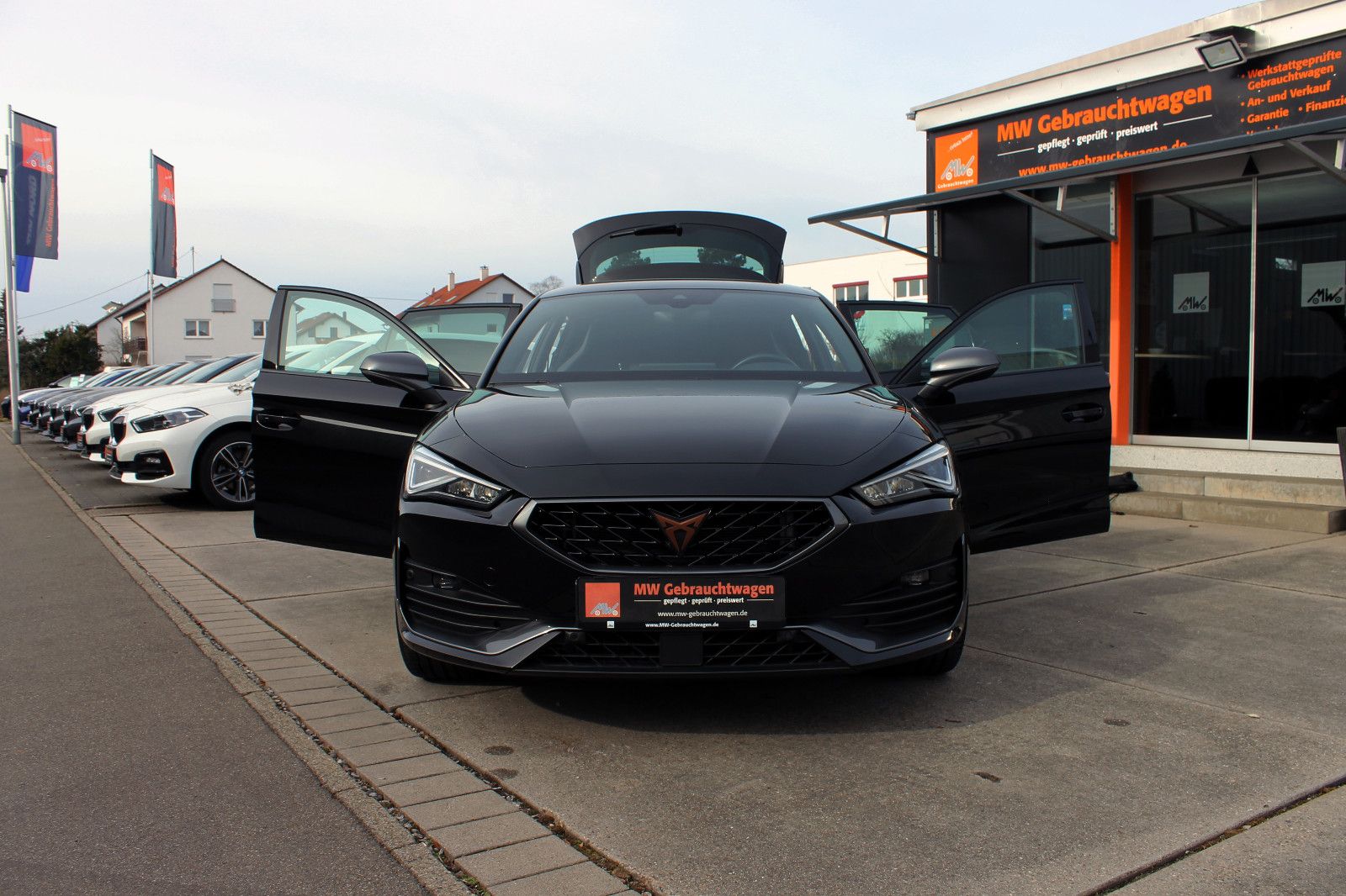 Fahrzeugabbildung CUPRA Leon 1.4TSI e-Hybrid LED SHZ ACC KAM PDC BT